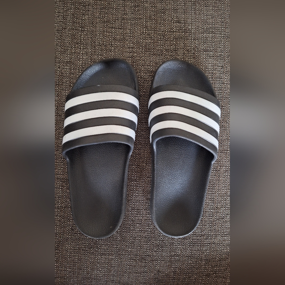 Black Adidas Mens Sz 6 Slide Sandals with White Triple Stripes